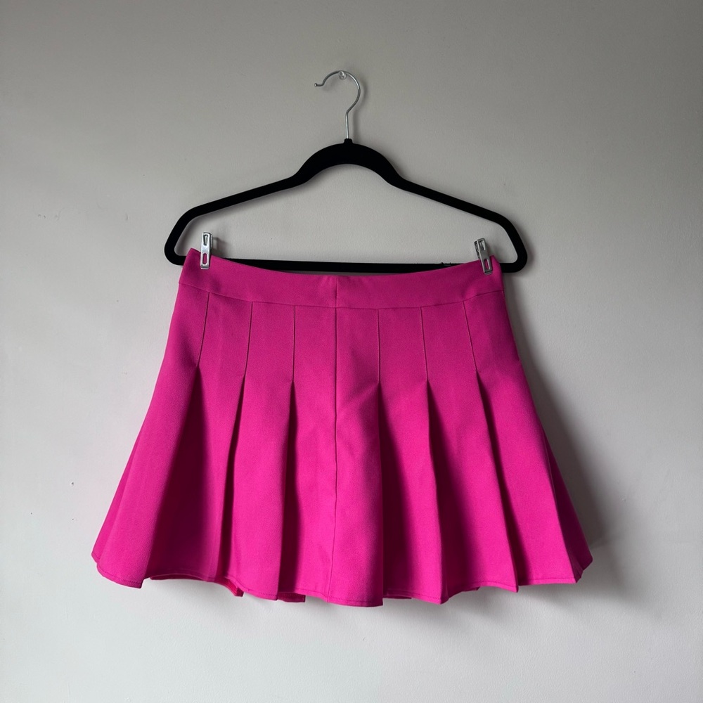 ‼️SOLD‼️ Chouyatou Hot Pink Pleated Mini Skirt